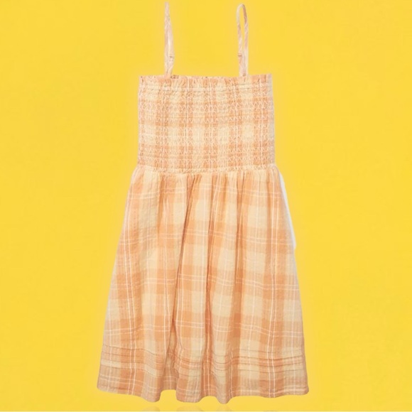 American Eagle Outfitters Dresses & Skirts - NWT American Eagle ‘Smockin’ On Sunshine Strapless Dress’ in “Peach” Gingham M